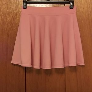 Urban Coco Skirt. Size L. Color Pink.